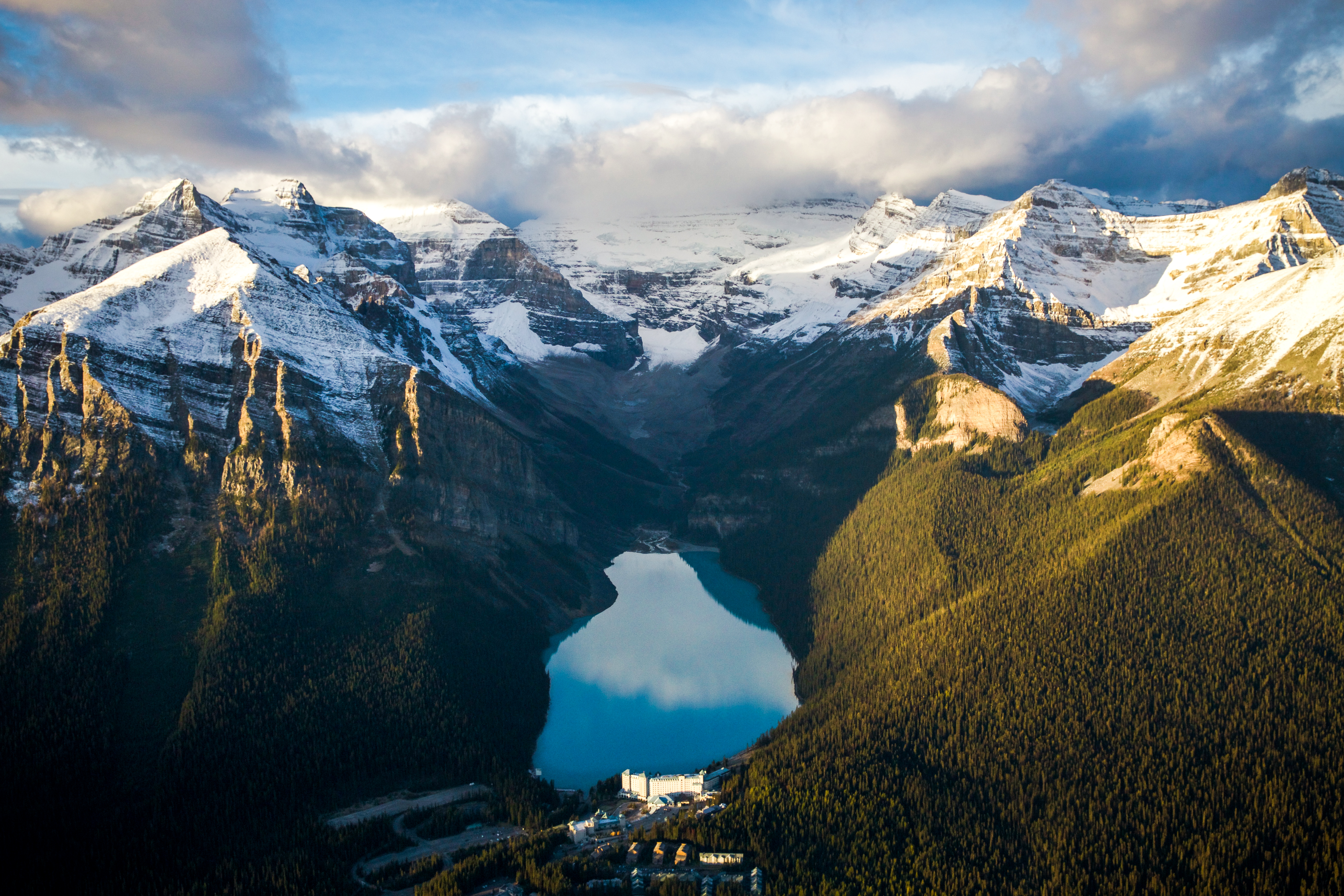Tour Banff, Lake Louise, Moraine Lake & Emerald Lake